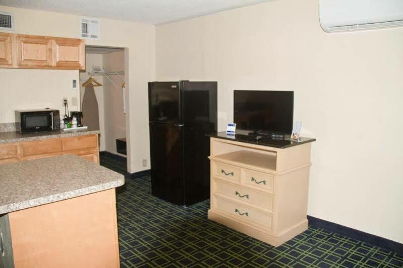 Space Coast Hotel Titusville-Kennedy Space Center Екстер'єр фото