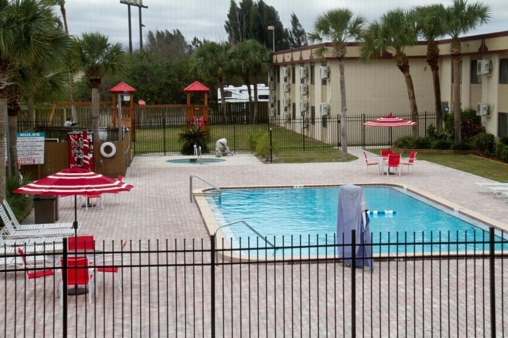 Space Coast Hotel Titusville-Kennedy Space Center Екстер'єр фото