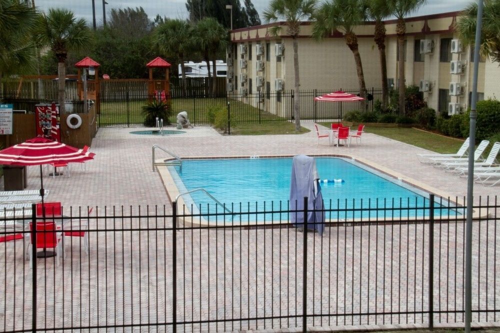 Space Coast Hotel Titusville-Kennedy Space Center Екстер'єр фото